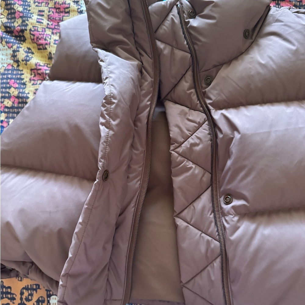 Lululemon Cropped Puffer Vest - Picture 4 of 10